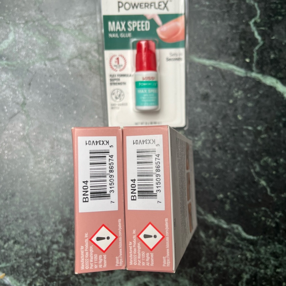 Kiss Superior Strength Nail Glue Set - Picture 6 of 8